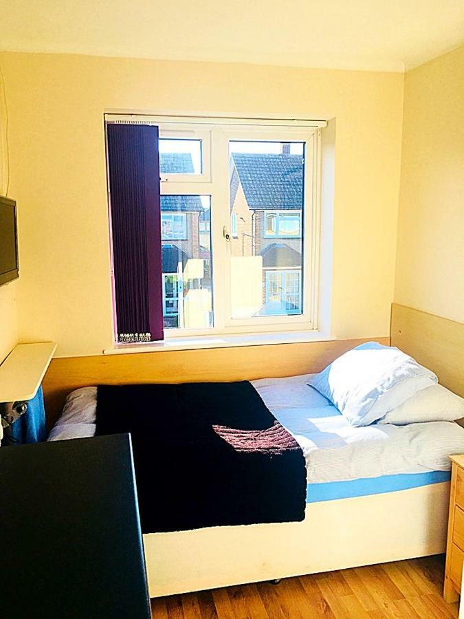 Heather'S Lodge Cheshunt Buitenkant foto